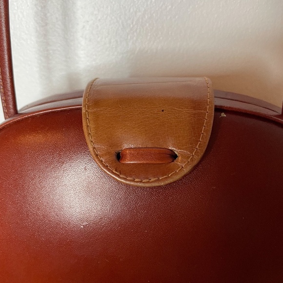 ❌ SOLD! Vintage tan leather box bag with strap! - Picture 7 of 13